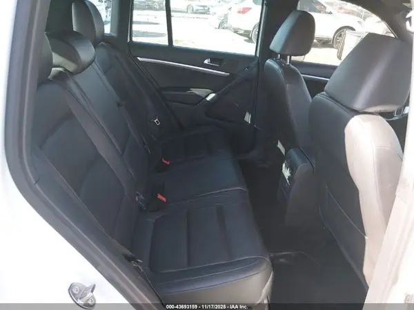 WVGAV7AX2GW074002 2016 VOLKSWAGEN TIGUAN - Image 8