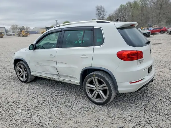 WVGAV7AX2GW084755 2016 VOLKSWAGEN TIGUAN - Image 2