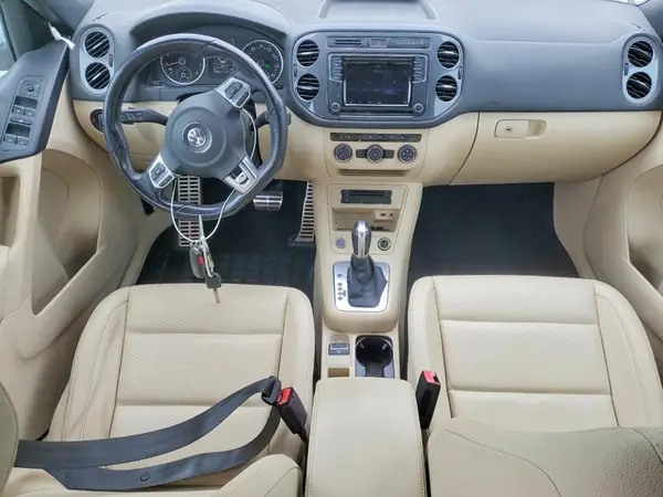 WVGAV7AX2GW084755 2016 VOLKSWAGEN TIGUAN - Image 8