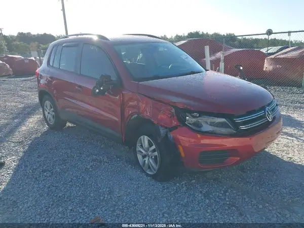 WVGAV7AX2GW087011 2016 VOLKSWAGEN TIGUAN - Image 1