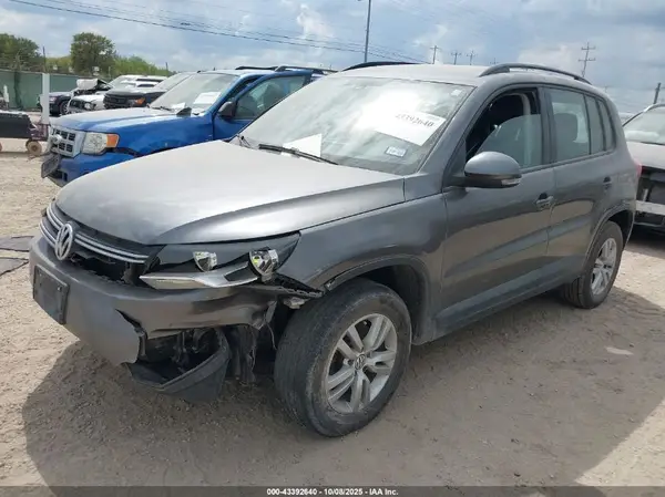 WVGAV7AX2GW509956 2016 VOLKSWAGEN TIGUAN - Image 2