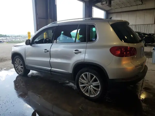 WVGAV7AX2GW563368 2016 VOLKSWAGEN TIGUAN - Image 2