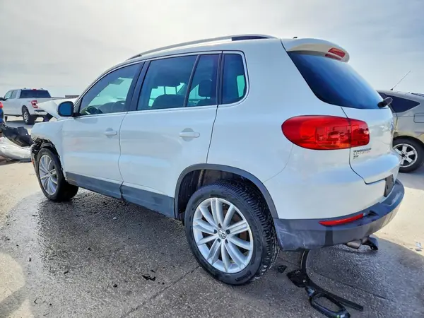 WVGAV7AX2GW563712 2016 VOLKSWAGEN TIGUAN - Image 2