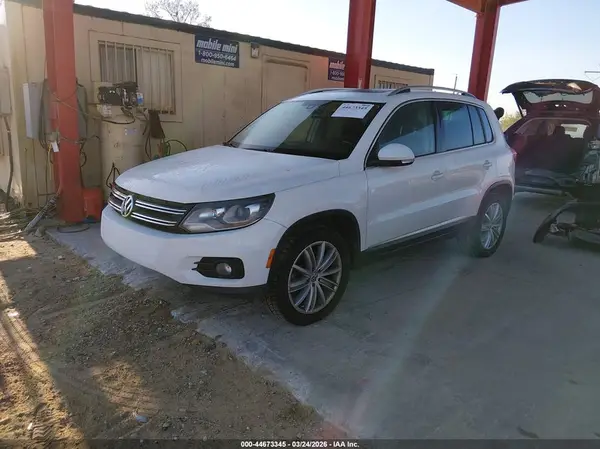 WVGAV7AX2GW564861 2016 VOLKSWAGEN TIGUAN - Image 2