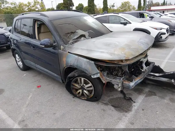 WVGAV7AX2GW565038 2016 VOLKSWAGEN TIGUAN - Image 1