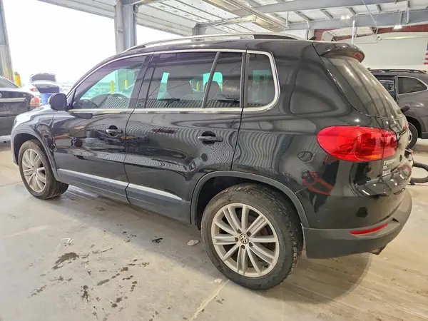 WVGAV7AX2GW578081 2016 VOLKSWAGEN TIGUAN - Image 2
