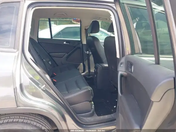 WVGAV7AX2GW585807 2016 VOLKSWAGEN TIGUAN - Image 8