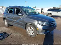 WVGAV7AX2GW588867 2016 VOLKSWAGEN TIGUAN