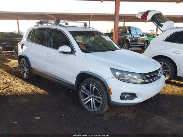 WVGAV7AX2GW589582 2016 VOLKSWAGEN TIGUAN - Image 1