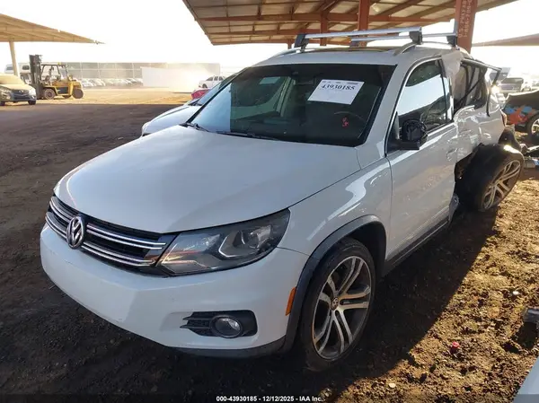 WVGAV7AX2GW589582 2016 VOLKSWAGEN TIGUAN - Image 2