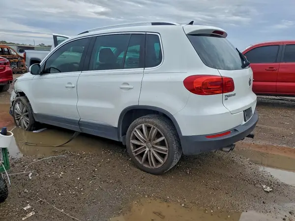 WVGAV7AX2GW598704 2016 VOLKSWAGEN TIGUAN - Image 2