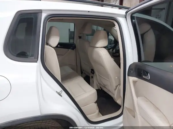 WVGAV7AX2GW601584 2016 VOLKSWAGEN TIGUAN - Image 8