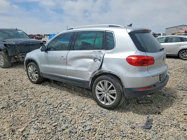 WVGAV7AX2GW606364 2016 VOLKSWAGEN TIGUAN - Image 2