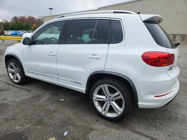 WVGAV7AX2GW606879 2016 VOLKSWAGEN TIGUAN - Image 2