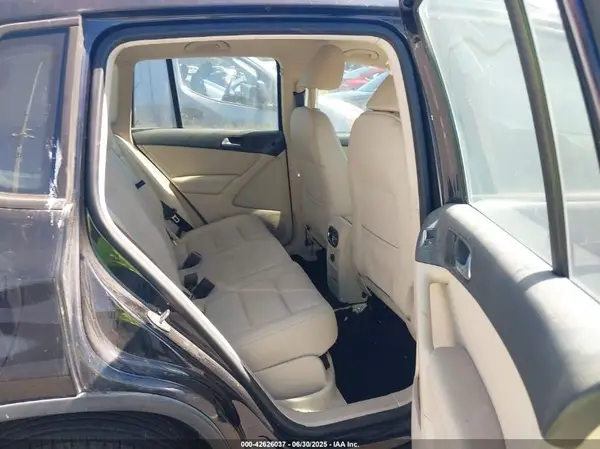 WVGAV7AX2HK000068 2017 VOLKSWAGEN TIGUAN - Image 8
