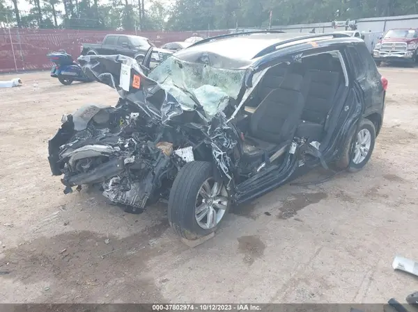 WVGAV7AX2HK000412 2017 VOLKSWAGEN TIGUAN - Image 2