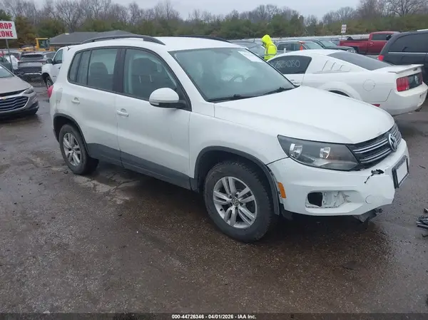 WVGAV7AX2HK000846 2017 VOLKSWAGEN TIGUAN - Image 1