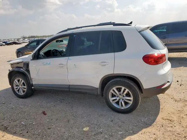 WVGAV7AX2HK002614 2017 VOLKSWAGEN TIGUAN - Image 2