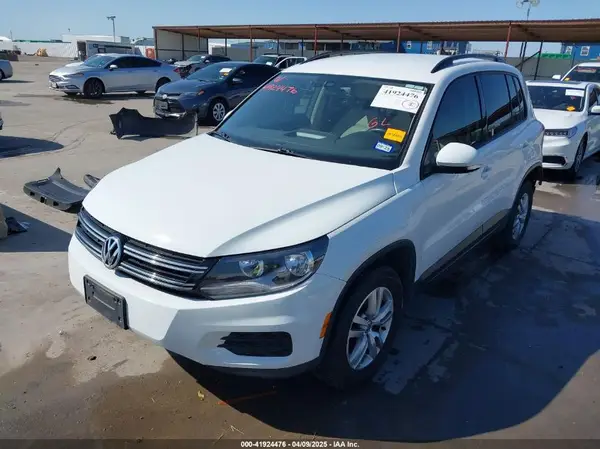 WVGAV7AX2HK004038 2017 VOLKSWAGEN TIGUAN - Image 2