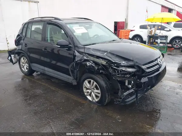 WVGAV7AX2HK015136 2017 VOLKSWAGEN TIGUAN - Image 1