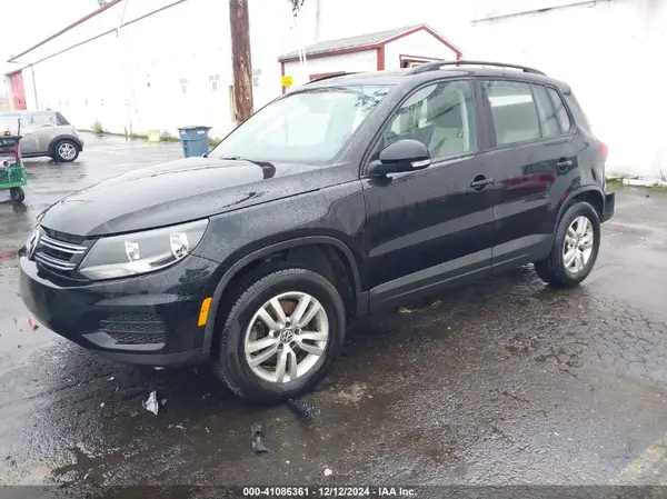 WVGAV7AX2HK015136 2017 VOLKSWAGEN TIGUAN - Image 2