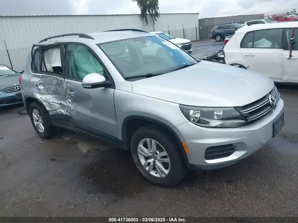 WVGAV7AX2HK017551 2017 VOLKSWAGEN TIGUAN - Image 1