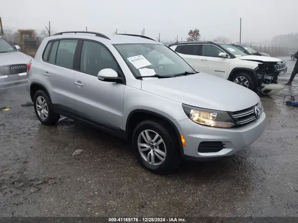 WVGAV7AX2HK019848 2017 VOLKSWAGEN TIGUAN - Image 1
