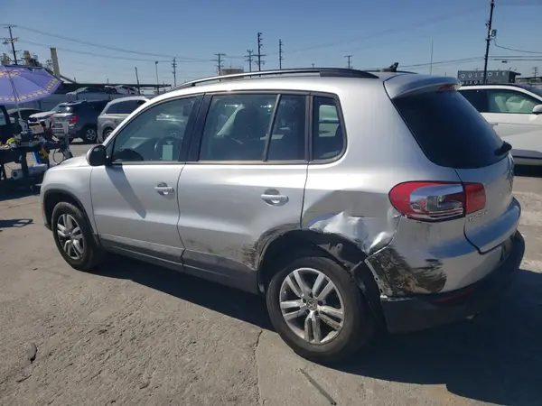 WVGAV7AX2HK025682 2017 VOLKSWAGEN TIGUAN - Image 2