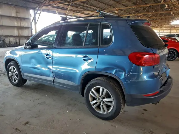 WVGAV7AX2HK028758 2017 VOLKSWAGEN TIGUAN - Image 2