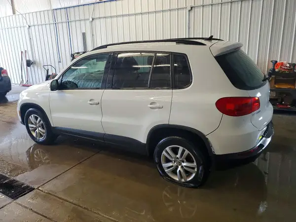 WVGAV7AX2HK030803 2017 VOLKSWAGEN TIGUAN - Image 2