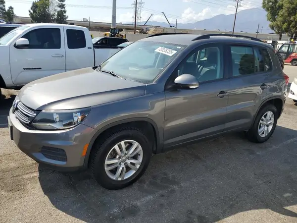 WVGAV7AX2HK030901 2017 VOLKSWAGEN TIGUAN - Image 1
