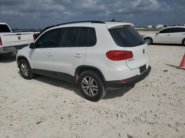 WVGAV7AX2HK035709 2017 VOLKSWAGEN TIGUAN - Image 2