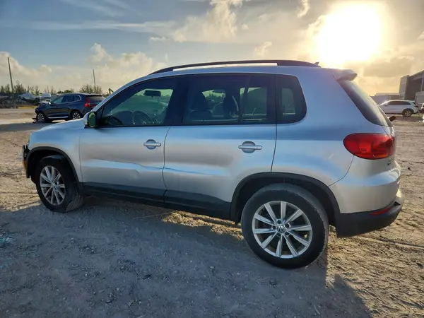 WVGAV7AX2HK044961 2017 VOLKSWAGEN TIGUAN - Image 2