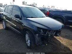 WVGAV7AX2HK045091 2017 VOLKSWAGEN TIGUAN