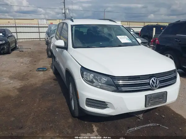 WVGAV7AX2HK051022 2017 VOLKSWAGEN TIGUAN - Image 1
