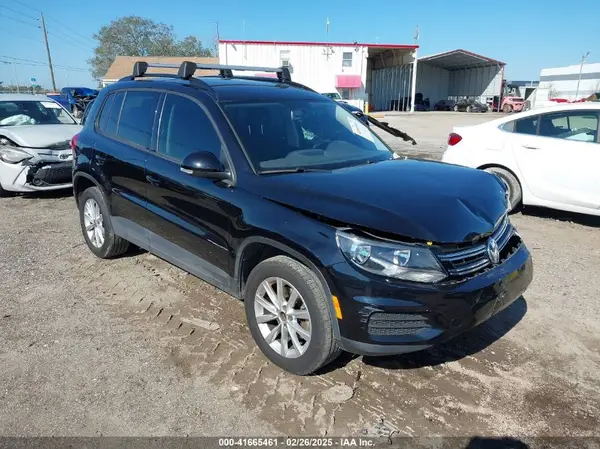 WVGAV7AX2HK051246 2017 VOLKSWAGEN TIGUAN - Image 1