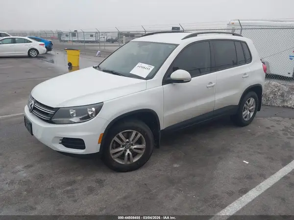 WVGAV7AX2HW510087 2017 VOLKSWAGEN TIGUAN - Image 2