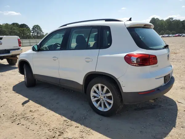 WVGAV7AX2JK000903 2018 VOLKSWAGEN TIGUAN - Image 2