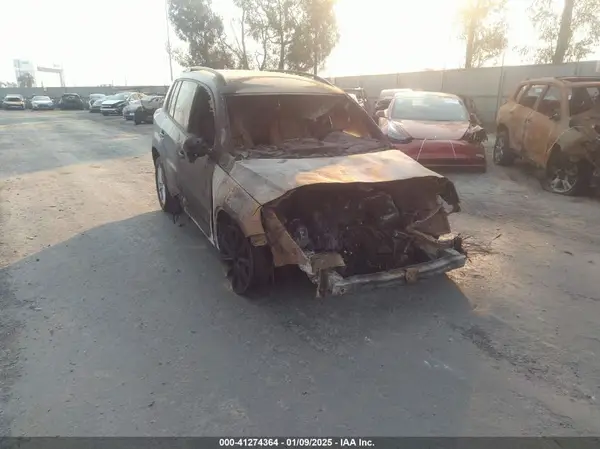 WVGAV7AX2JK004949 2018 VOLKSWAGEN TIGUAN - Image 1
