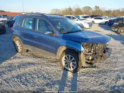 WVGAV7AX2JK005325 2018 VOLKSWAGEN TIGUAN