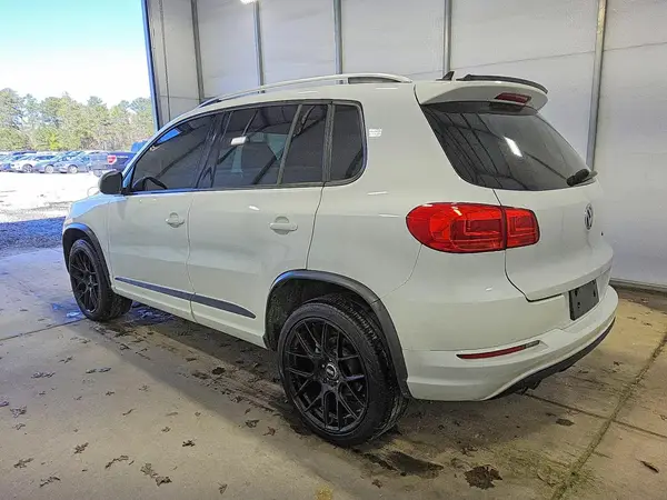 WVGAV7AX3GW052641 2016 VOLKSWAGEN TIGUAN - Image 2