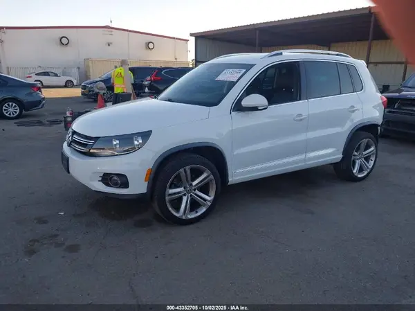 WVGAV7AX3GW082710 2016 VOLKSWAGEN TIGUAN - Image 2