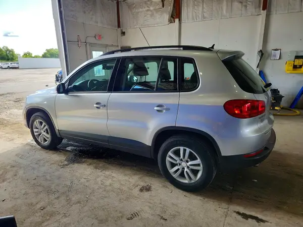 WVGAV7AX3GW501946 2016 VOLKSWAGEN TIGUAN - Image 2