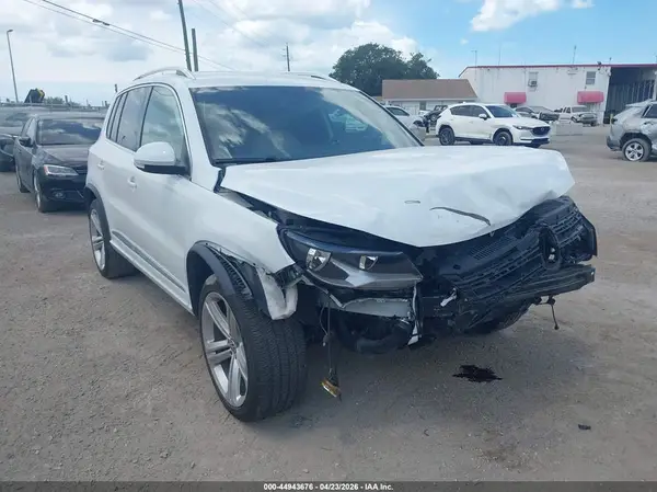 WVGAV7AX3GW503261 2016 VOLKSWAGEN TIGUAN - Image 1