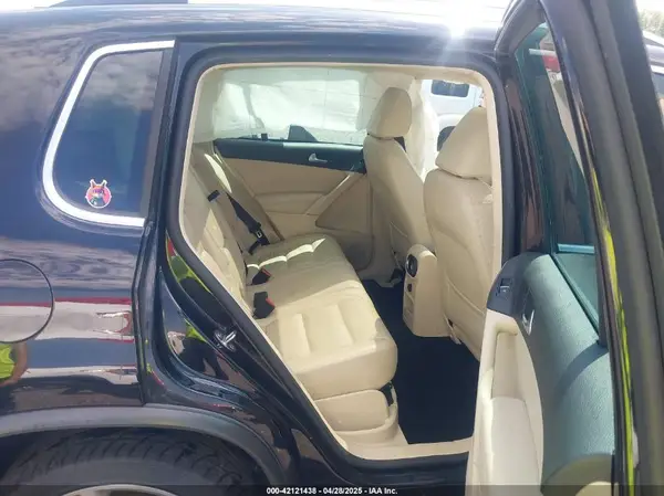 WVGAV7AX3GW527446 2016 VOLKSWAGEN TIGUAN - Image 8