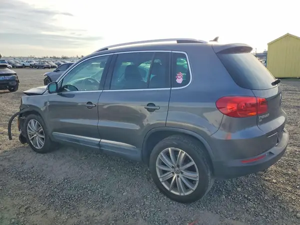 WVGAV7AX3GW556946 2016 VOLKSWAGEN TIGUAN - Image 2