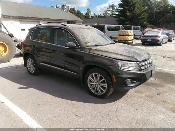 WVGAV7AX3GW558857 2016 VOLKSWAGEN TIGUAN - Image 1