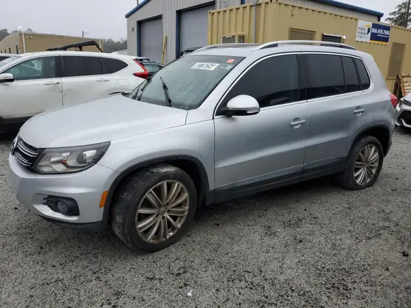 WVGAV7AX3GW562620 2016 VOLKSWAGEN TIGUAN - Image 1