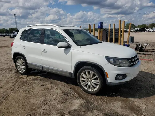 WVGAV7AX3GW563153 2016 VOLKSWAGEN TIGUAN - Image 1