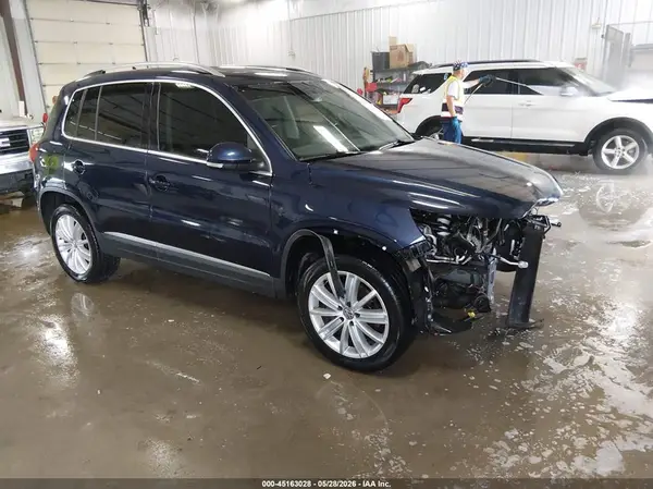 WVGAV7AX3GW575058 2016 VOLKSWAGEN TIGUAN - Image 1